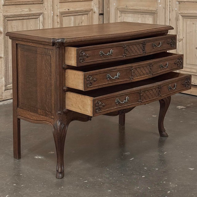 Country French Régence Style Chest of Drawers ~ Commode With Cabriole Legs For Sale - Image 12 of 18