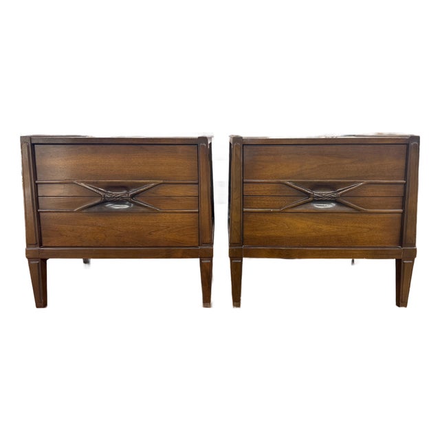 Mid-Century Modern Walnut Night Stands by Hoke Wood Products, Pair For Sale