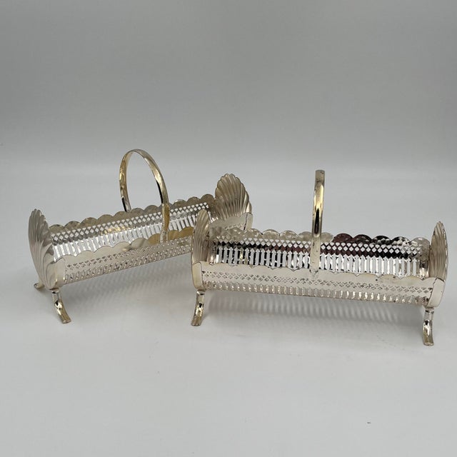 Mid 20th Century Mid-Century English Silverplate Scallop Shell Cracker Server Baskets or Biscuit Troughs - Set of 2 For Sale - Image 5 of 11