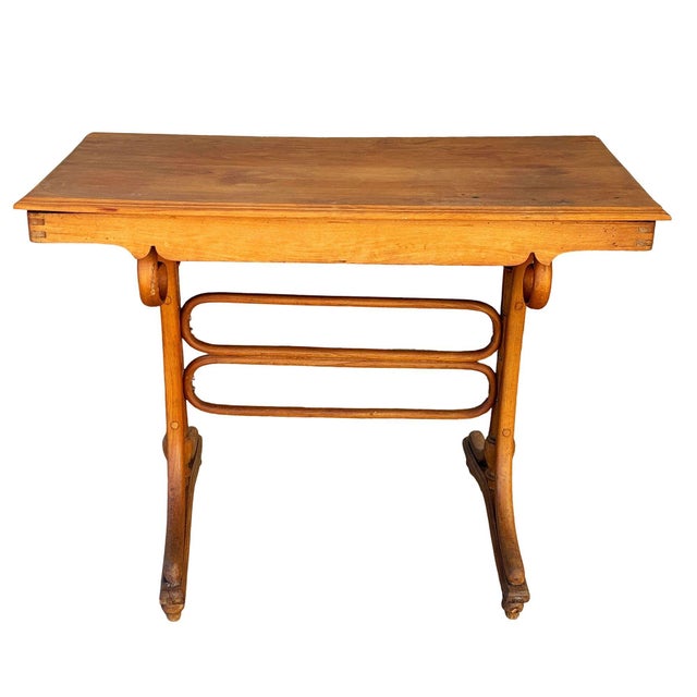Rare Vienna Secession Austrian Blond Model 962 Bistro Table Attributed to Thonet, 1904 For Sale - Image 4 of 7