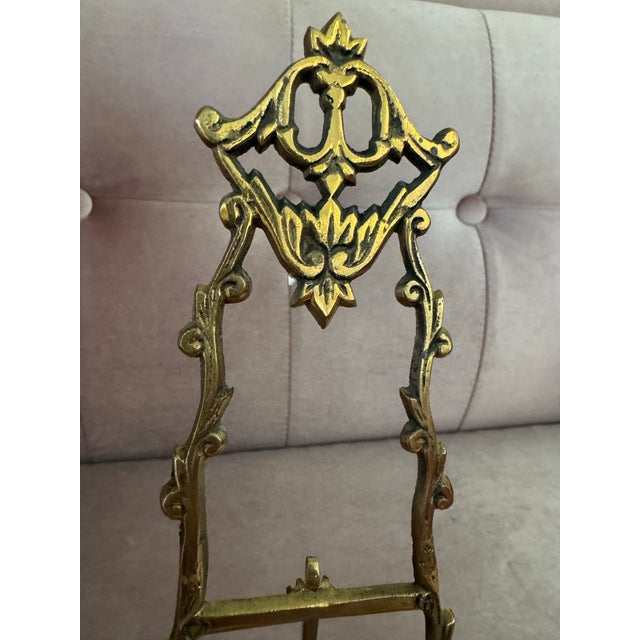 Mid 20th Century Vintage Brass Ornate Baroque Scrollwork Display Easel Stand & Matching Letter Holder For Sale - Image 5 of 5