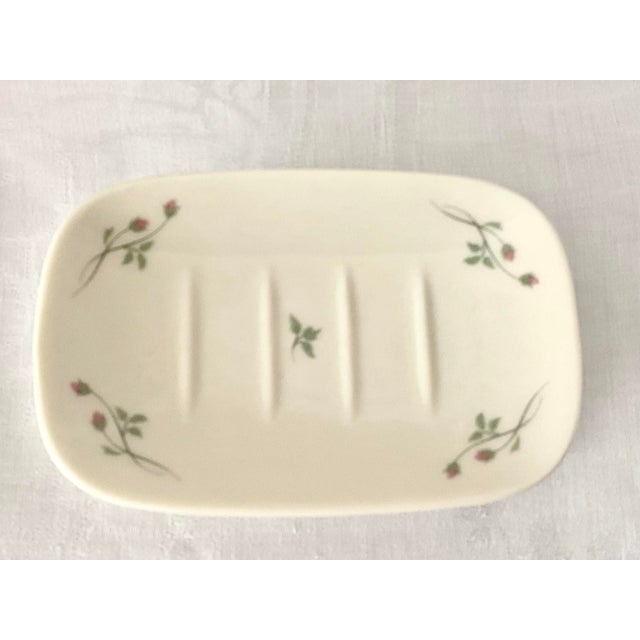 Late 20th Century Lenox Rose Manor Porcelain Soap Dish - Ivory With Pink Rosebuds Excellent Condition. For Sale - Image 9 of 12