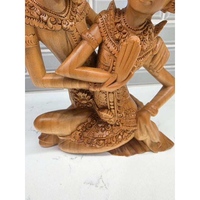 Amber Late 20th-Century Balinese Modernist Rama & Sita – 11.5-Inch Wood Carving [User] For Sale - Image 8 of 12