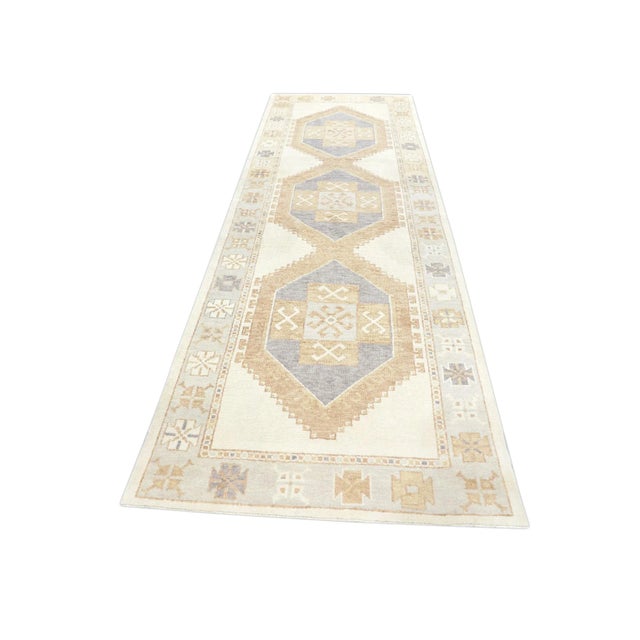 Tan & Gray Handwoven Turkish Oushak Rug 4'2" X 12'1" For Sale - Image 9 of 9