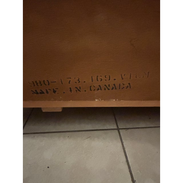1980s Vintage Durham Furniture Solid Cherry Dresser and Plantation Mirror Saville Row For Sale - Image 12 of 12