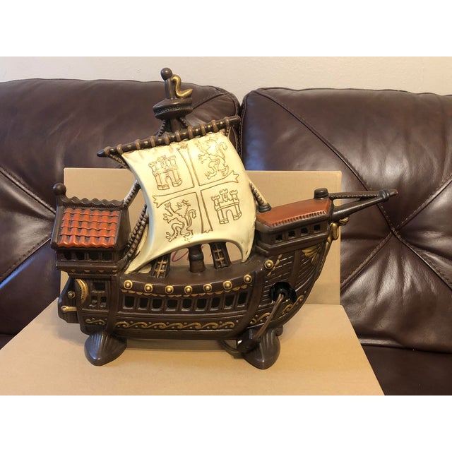 Mid-Century Modern 1950s Mid-Century Modern Ceramic Spanish Galleon Ship Tv Accent Lamp For Sale - Image 3 of 10