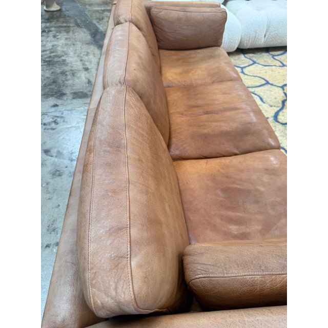 This refined three-seat sofas by Mogens Hansen exemplifies the brand’s commitment to understated elegance, comfort, and...