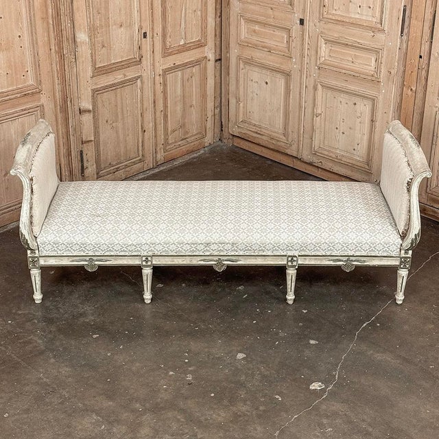 19th Century Swedish Gustavian Painted Canape ~ Daybed ~ Settee For Sale - Image 14 of 18