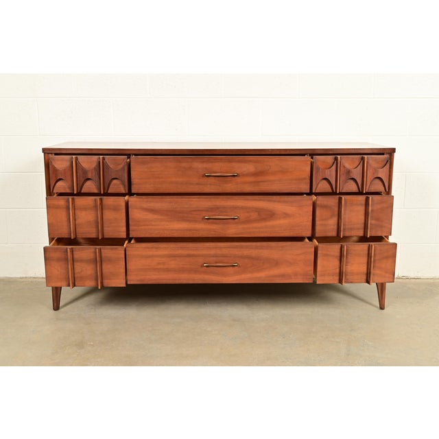 1960s Kent Coffey Perspecta Sculpted Walnut Triple Dresser or Credenza, 1960s For Sale - Image 5 of 17
