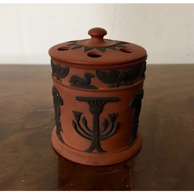 Ceramic 1810 English Regency Wedgwood Egyptian Revival Rosso Antico Quill Pen Holder for Inkwell For Sale - Image 7 of 11