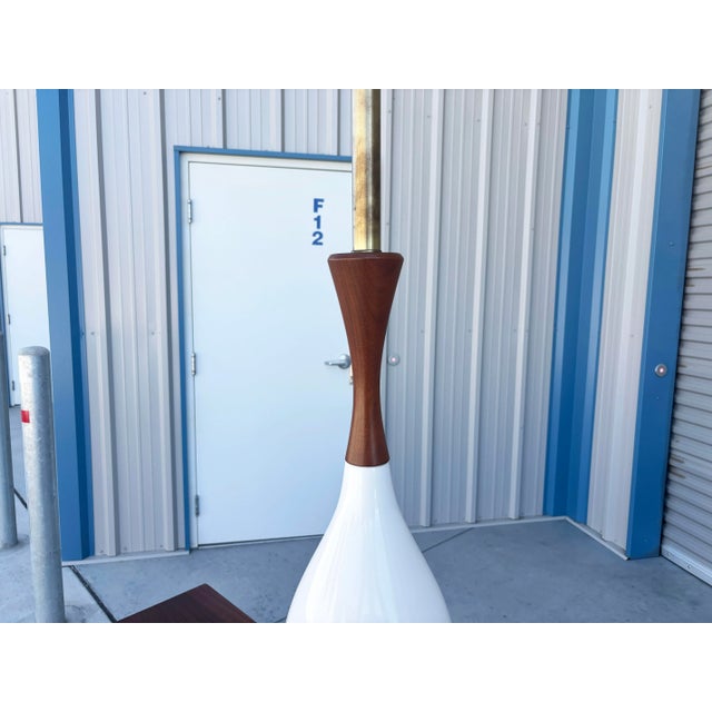 Brown 1960s Mid-Century Modern Tall Sculptural Walnut & Ceramic Table Lamp For Sale - Image 8 of 11