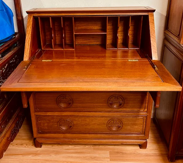 1960s George Zee Hong Kong Hand Carved Solid Rosewood Mid 20th