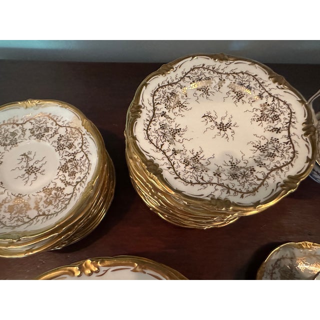 1950s Set of 58 Royal Cauldon "King's Plate" Bone China in Gold and White For Sale - Image 4 of 5
