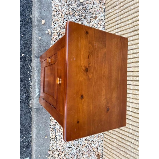 Tom Seely Furniture Early American Primitive Shaker Style Solid Pine Side Table or Nightstand. For Sale In Washington DC - Image 6 of 12