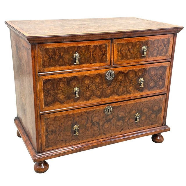 Antique William & Mary Oyster Veneered Chest of Drawers, 1690 For Sale - Image 10 of 15