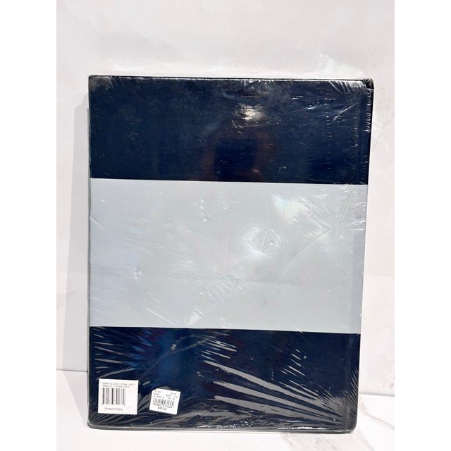 1980s The Image Shows the Hardcover Art Monograph Chihuly Black by Renowned American Glass Artist Dale Chihuly, Published in 2008 by Chihuly Workshop. For Sale - Image 5 of 7