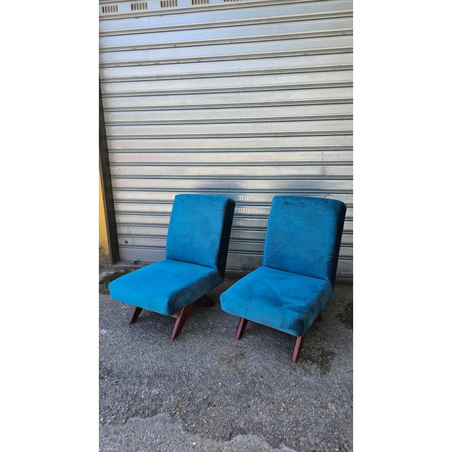 1960s Mid-Century Petrol Blue Velvet Armchairs with Wooden Cross Legs, Italy, 1960s, Set of 2 For Sale - Image 5 of 8