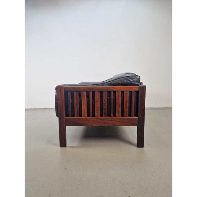 Mid-Century Modern Scandinavian Monte Carlo Sofa in Black Leather and Wood by Ingvar Stockum, 1965 For Sale - Image 4 of 18