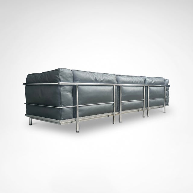 Bauhaus LC3 Down Cushions Y Leather 3-Seater Sofa by Le Corbusier for Cassina, 1990s For Sale - Image 3 of 9