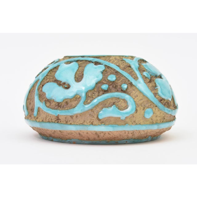 Guido Gambone Mid Century Modern Saca Italian Ceramic Bowl With Sgraffito Turquoise Applied Design, 1950's For Sale - Image 4 of 10