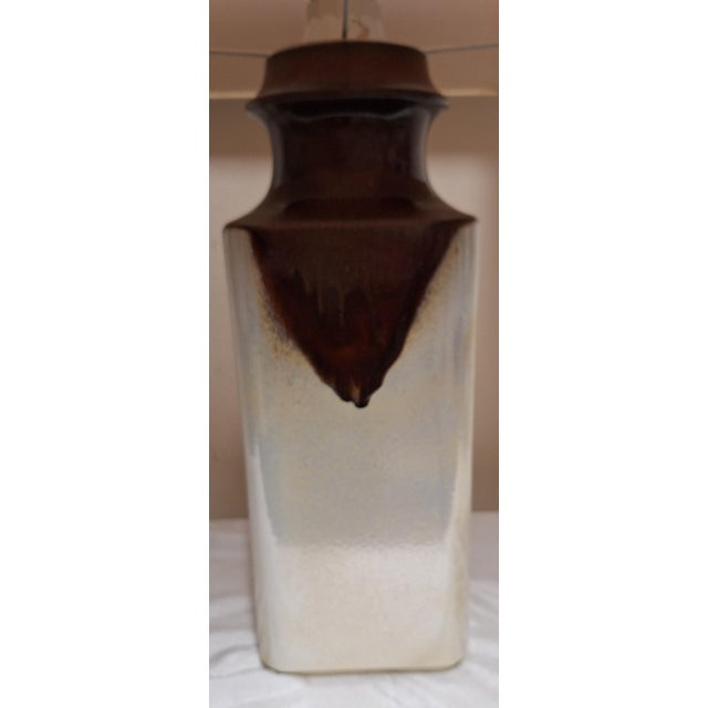 Brown Large Vintage Table Lamp with White Square Ceramic Base with Brown Gradient Glaze and Original Cream-Colored Fabric Shade, 1970s For Sale - Image 8 of 10