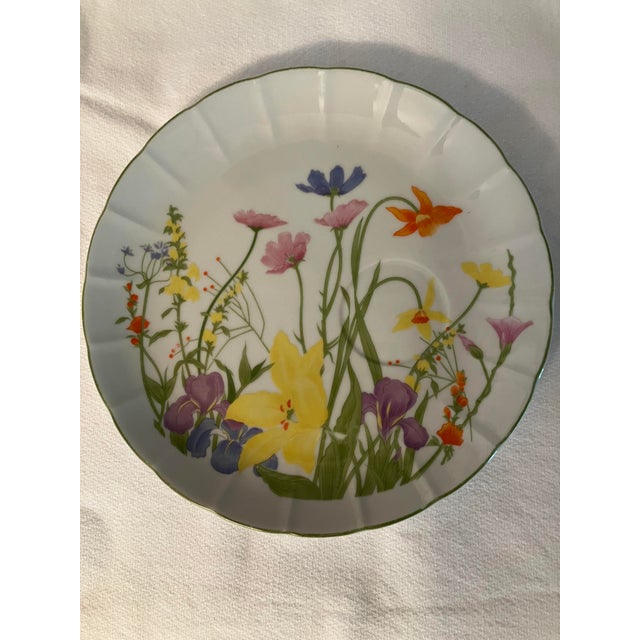 1970s Vintage Seymour Mann "Day Lily" Snack Set - Set of 16 For Sale - Image 5 of 11
