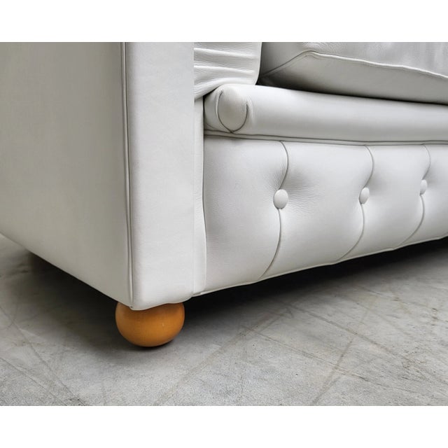 Poltrona Woman 4 Seater Chester Sofa Chesterfield Italy Leather White Single Piece- For Sale In Dallas - Image 6 of 8
