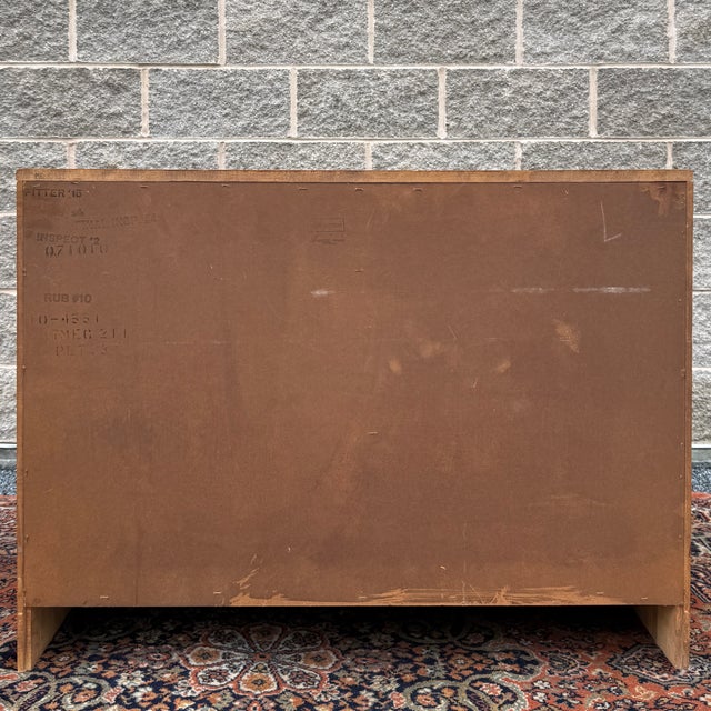 Vintage Ethan Allen Heirloom Nutmeg Maple 3 Drawer Low Dresser or Bachelor's Chest (10-4551) For Sale - Image 12 of 14