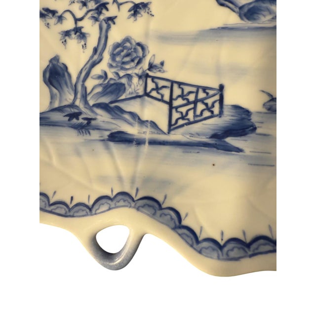 Chinoiserie Late 20th Century Jeanne Reed's Blue and White Painted Leaf Plate For Sale - Image 3 of 3
