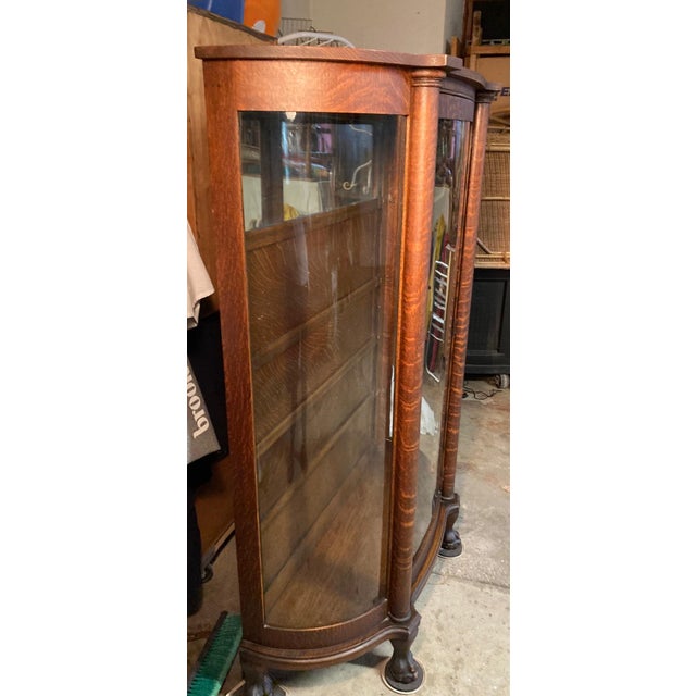 Late 18th Century Late 18th Century Quartersawn Oak Curved Glass Curio Cabinet For Sale - Image 5 of 18