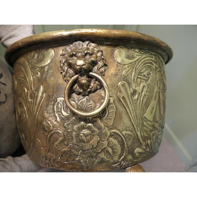 Dutch Embossed Brass Crested Log Bin, 19th Century For Sale - Image 4 of 8