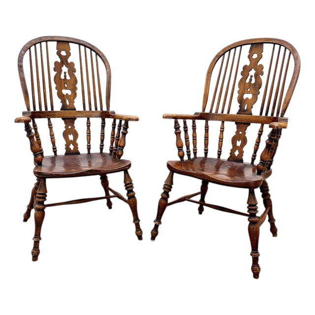 Early 20th C Windsor Chair Pair Set of Two Elm Wood England Arms Antique Vintage For Sale