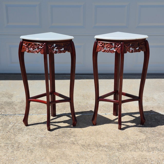 Late 20th Century Carved Red Mahogany Stone Top Corner Tables Pedestals Plant Stands, a Pair For Sale - Image 4 of 15