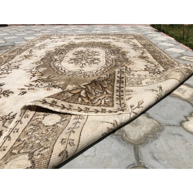 White Vintage White Wool Rug For Sale - Image 8 of 9