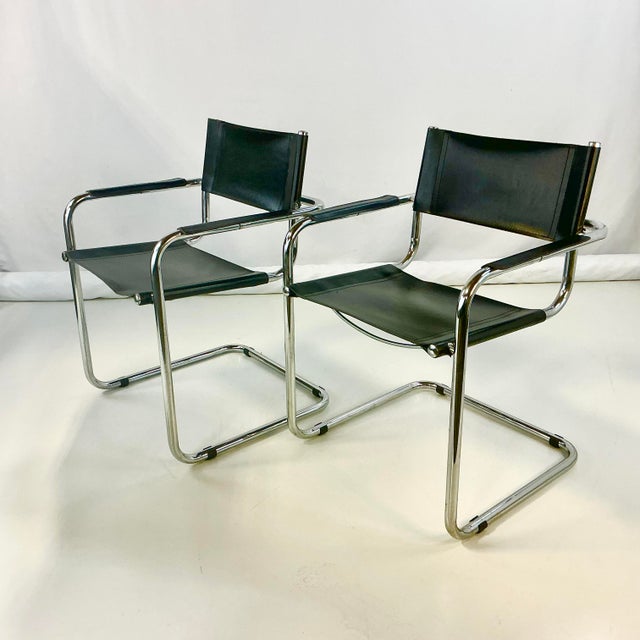 1980s Vintage Contemporary Modern Italian Cantilever Black Leather Side Chairs - A Pair. For Sale - Image 6 of 11
