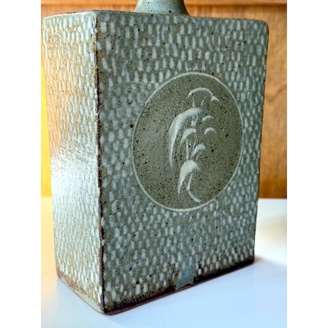 Gray Japanese Ceramic Jar with Inlay Design Tatsuzo Shimaoka with Tomobako For Sale - Image 8 of 18