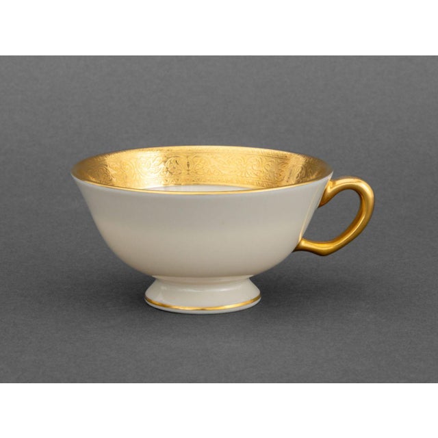 Late 20th Century Lenox "Westchester" Porcelain Service, 72 Pcs. For Sale - Image 13 of 15