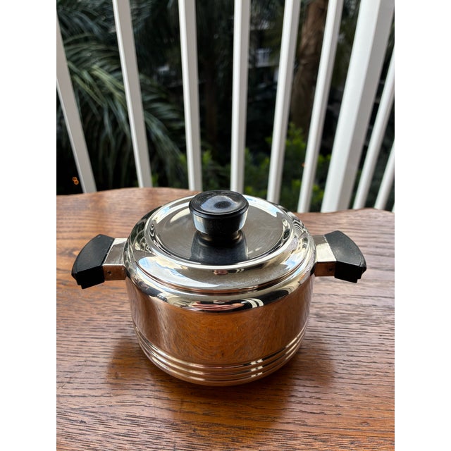 Christofle Gallia Model 0501 Art Deco Silver-Plated Coffee & Tea Service With Tray — 5 Pieces, France c.1930 For Sale In Miami - Image 6 of 12