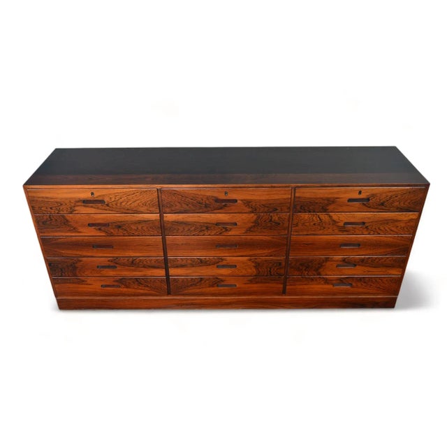 Willy Beck Fifteen Drawer Low Dresser in Rosewood by Kai Winding For Sale - Image 4 of 8