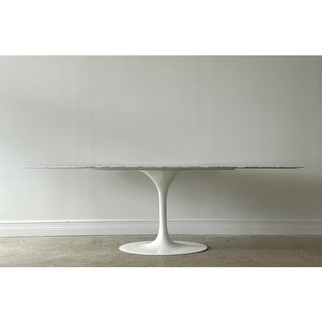 Mid-Century Modern Vintage Marble Tulip Dining Table After Saarinen For Sale - Image 3 of 12