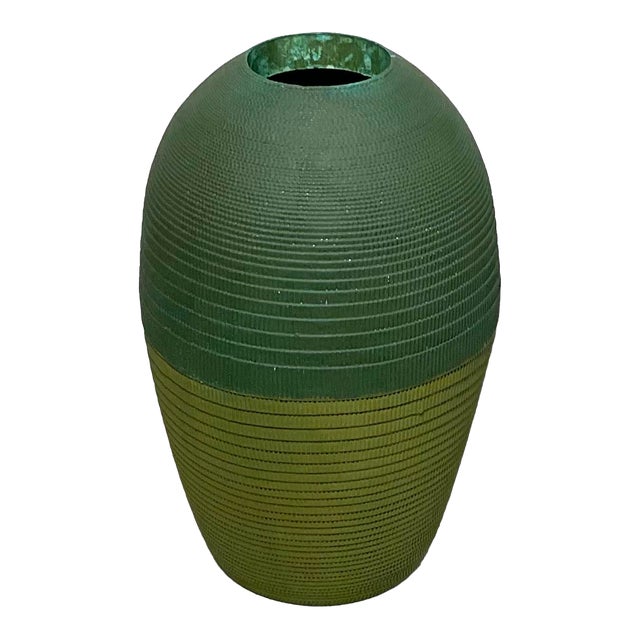 1980s Two-Toned Green Corrugated Cardboard Vase, by Flute Chicago For Sale