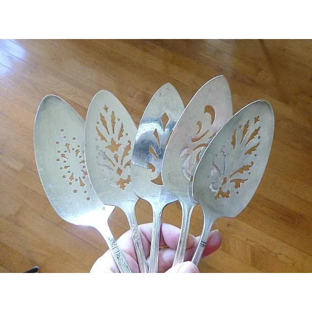 Mid-Century Modern Mid-Century Modern Modern Silverplate Pierced Cake Pie Server Set- 5 Pieces For Sale - Image 3 of 5