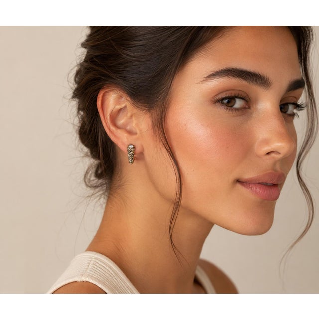 Alex Sepkus 18k Micro Hoop Earrings, with two round brilliant diamonds weighing 0.12 carats, 4,22 grams