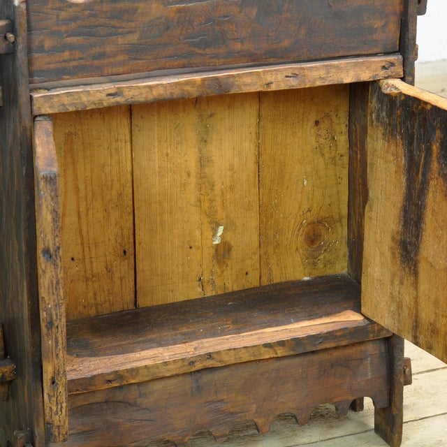 Vintage Folk Art Cabinet in Pine, 1920 For Sale - Image 6 of 13