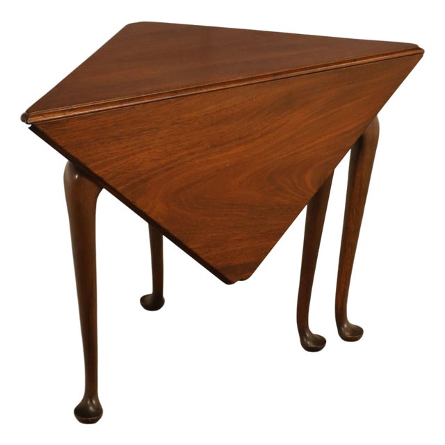 Mid 20th Century Kittinger Colonial Williamsburg Mahogany Drop-Leaf Napkin Table For Sale