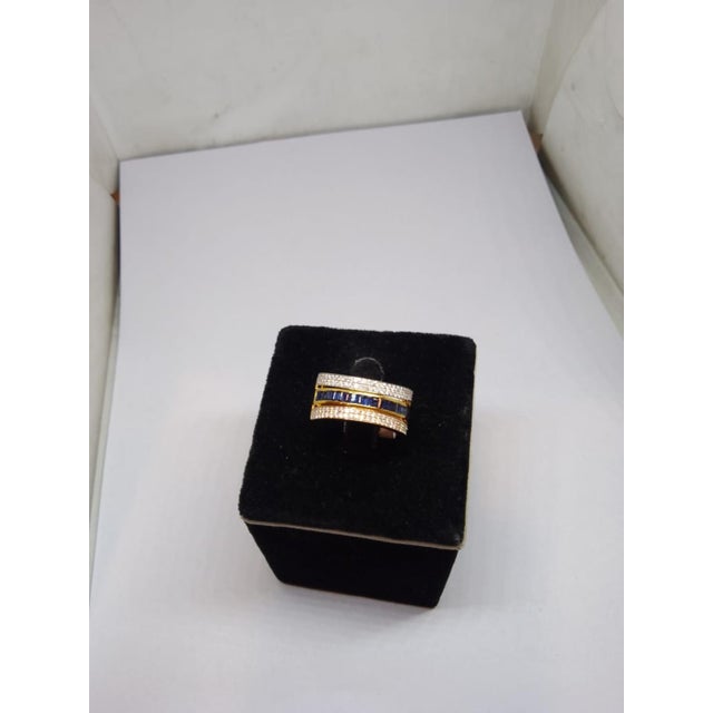 Modern Stunning 18k Gold Blue Sapphire & Diamond Halo Ring, 1.02ct, New For Sale - Image 3 of 8