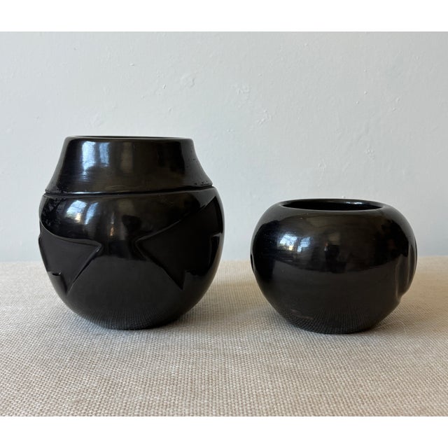 Ceramic Vintage Santa Clara Pueblo Signed Blackware Pots or Vases, Set of 2 For Sale - Image 7 of 15