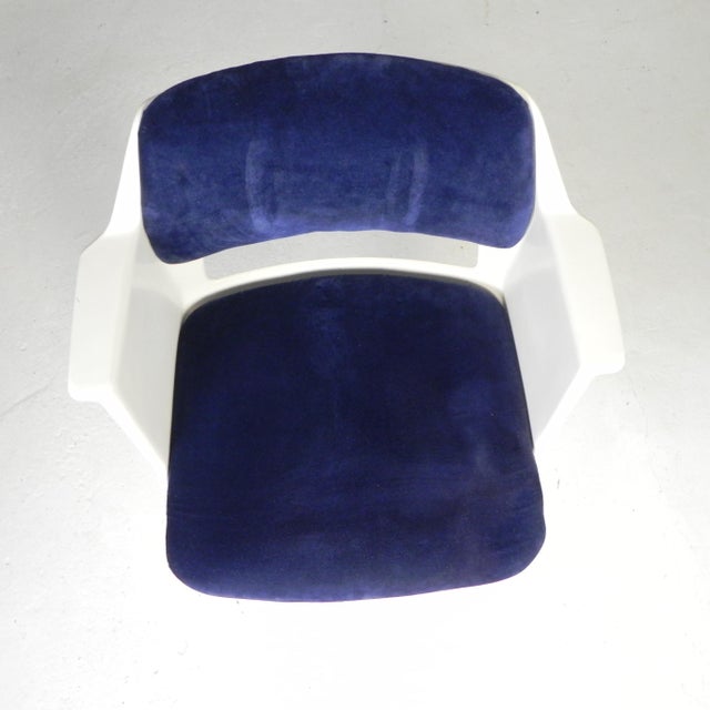 Height: 77 cm. Width: 61 cm. Depth: 56 cm. Seat height: 48 cm. The backrest has been re-glued to the seat. The screws are...