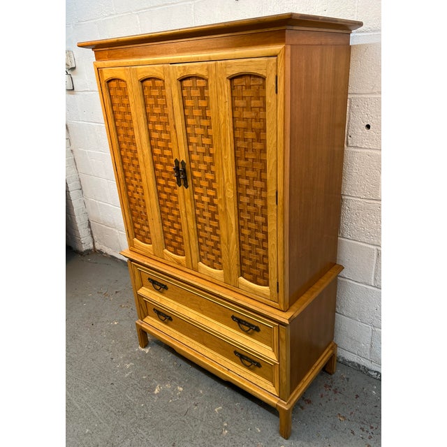 Mid 20th Century Vintage Faux Lattice Front Gentleman's Chest by Thomasville For Sale - Image 5 of 16