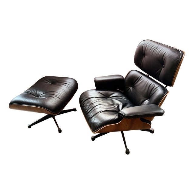 Lounge Chair and Ottoman by Charles & Ray Eames for Herman Miller & Vitra, Set of 2 For Sale